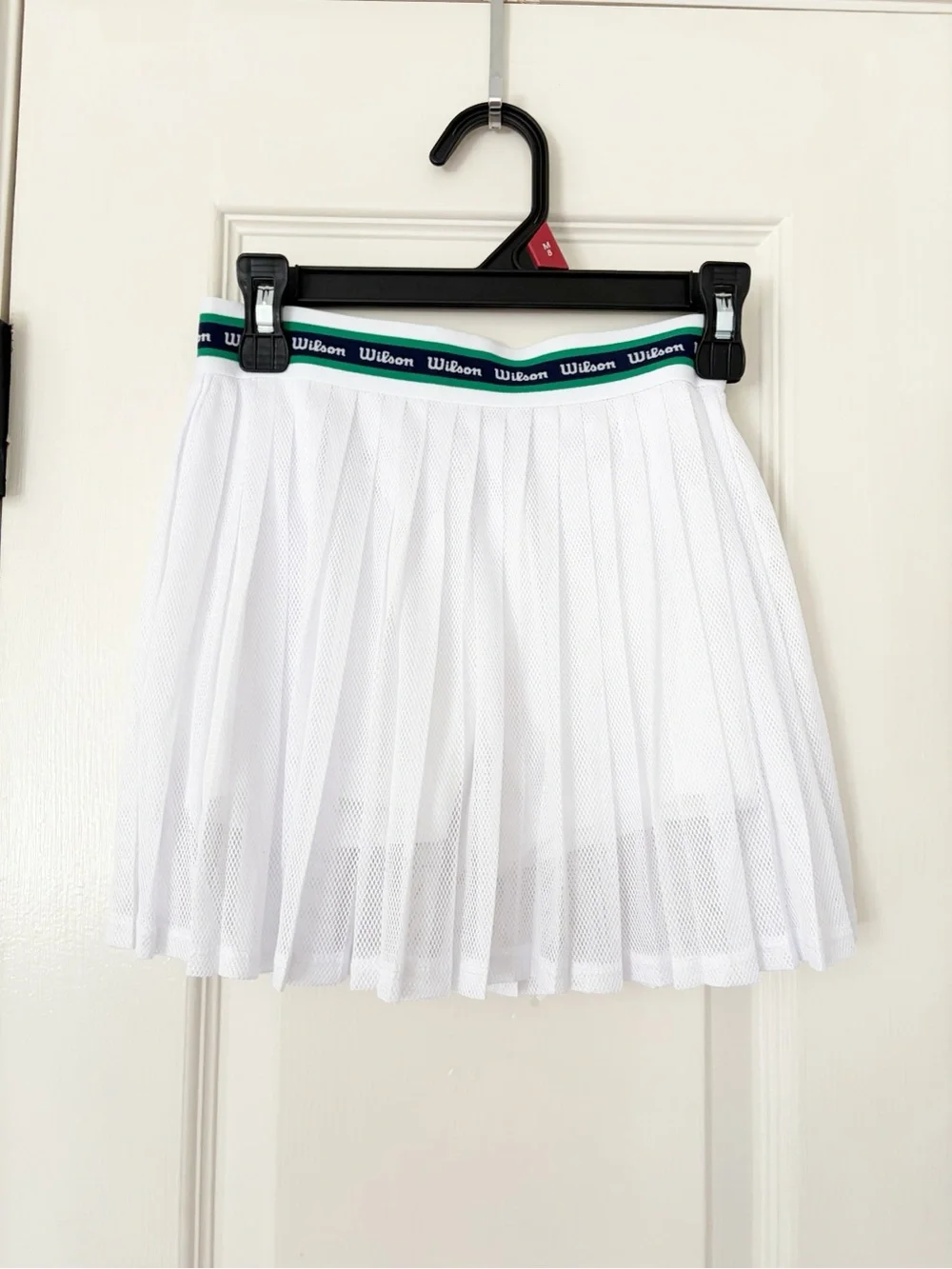 NEW • med (8) Wilson sweater and white pleated mesh tennis skirt